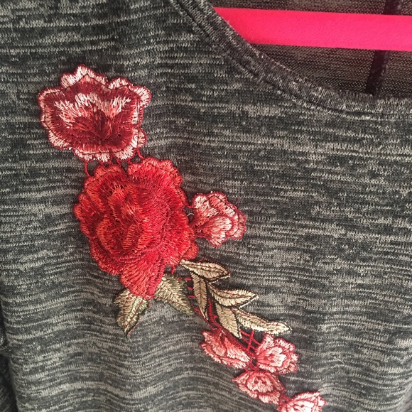 UNIQUE SPECTRUM (Large)Top with Embroidery 🌺 - Picture 2 of 7
